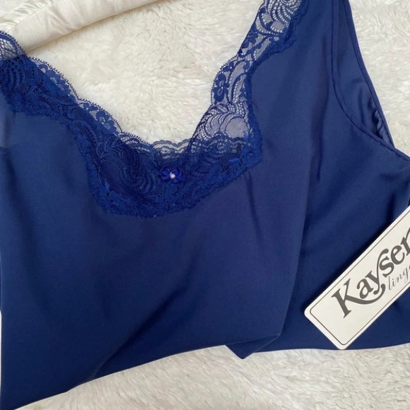 Vintage - NWT Dark Blue Lace Layering Camisole - Picture 7 of 9